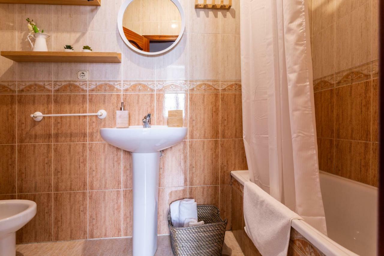 Serva La Bari Shared Apartment Σεβίλλη Εξωτερικό φωτογραφία