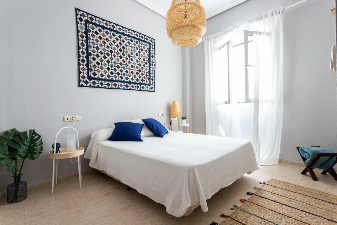 Serva La Bari Shared Apartment Σεβίλλη Εξωτερικό φωτογραφία