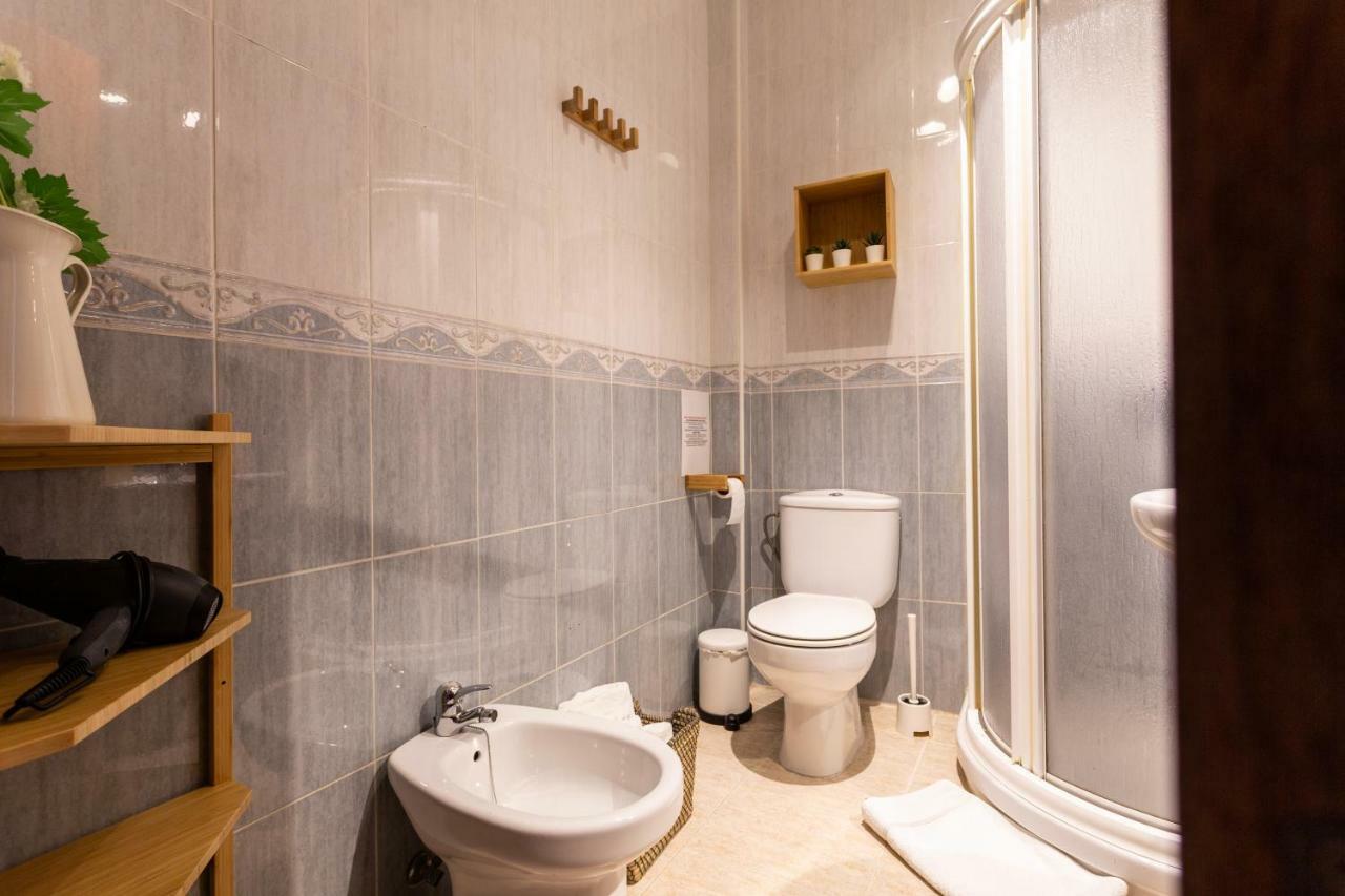 Serva La Bari Shared Apartment Σεβίλλη Εξωτερικό φωτογραφία