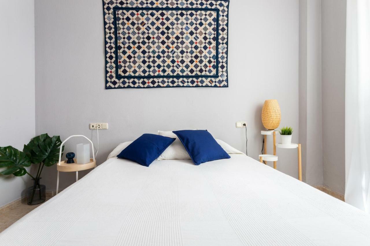 Serva La Bari Shared Apartment Σεβίλλη Εξωτερικό φωτογραφία